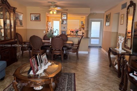 Copropriété à vendre à Dania Beach, Floride: 2 chambres, 106.28 m2 № 2407204 - photo 12