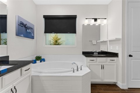 House in Orlando, Florida 3 bedrooms, 187.66 sq.m. № 1873701 - photo 19