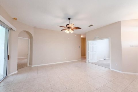 House in Summerfield, Florida 2 bedrooms, 151.43 sq.m. № 2312614 - photo 9