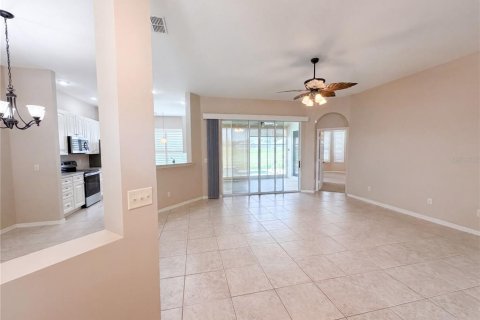 House in Summerfield, Florida 2 bedrooms, 151.43 sq.m. № 2312614 - photo 7