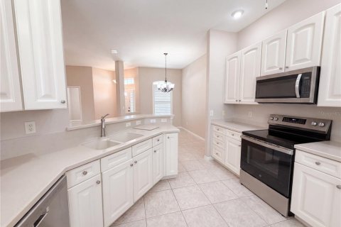 House in Summerfield, Florida 2 bedrooms, 151.43 sq.m. № 2312614 - photo 11