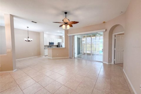 House in Summerfield, Florida 2 bedrooms, 151.43 sq.m. № 2312614 - photo 6