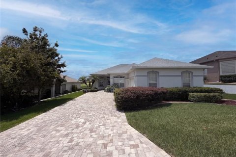 House in Summerfield, Florida 2 bedrooms, 151.43 sq.m. № 2312614 - photo 2