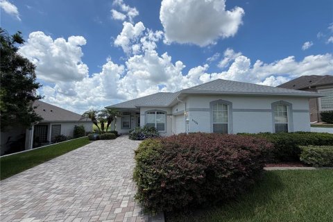 House in Summerfield, Florida 2 bedrooms, 151.43 sq.m. № 2312614