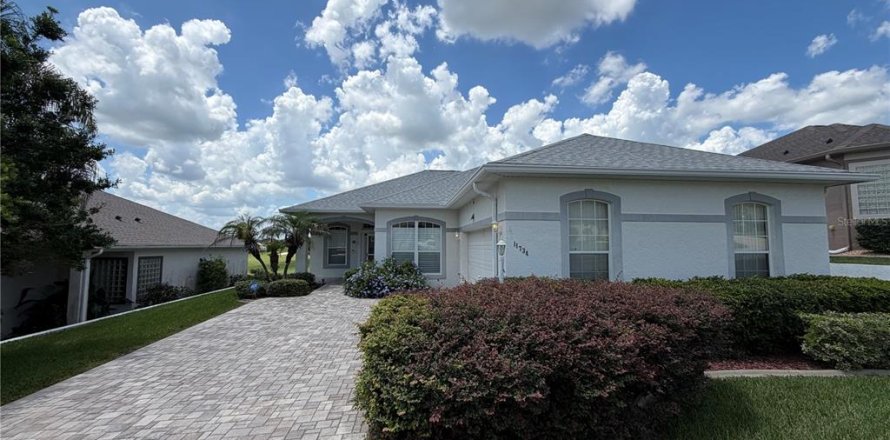 House in Summerfield, Florida 2 bedrooms, 151.43 sq.m. № 2312614