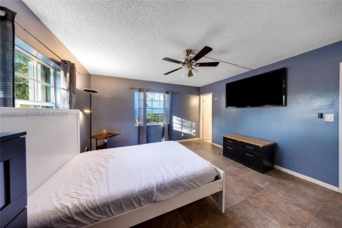 Condo in Davie, Florida, 2 bedrooms № 1986365 - photo 12