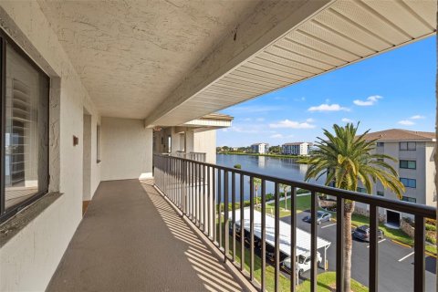 Copropriété à vendre à Port Richey, Floride: 2 chambres, 95.22 m2 № 2216637 - photo 2