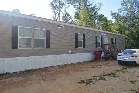 House in Crestview, Florida 3 bedrooms, 105.91 sq.m. № 561371 - photo 1