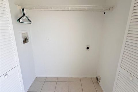 Apartamento en alquiler en Rotonda, Florida, 2 dormitorios, 76.64 m2 № 2284669 - foto 11