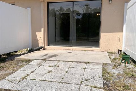 Apartamento en alquiler en Rotonda, Florida, 2 dormitorios, 76.64 m2 № 2284669 - foto 2