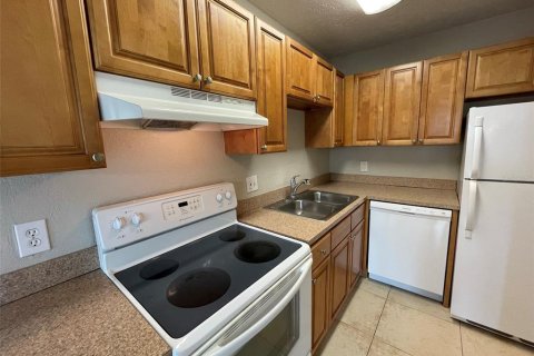Condo in Tampa, Florida, 1 bedroom № 2206292 - photo 19