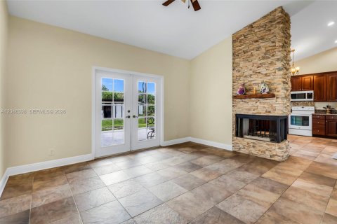 Villa ou maison à vendre à West Palm Beach, Floride: 4 chambres, 234.02 m2 № 2253899 - photo 11