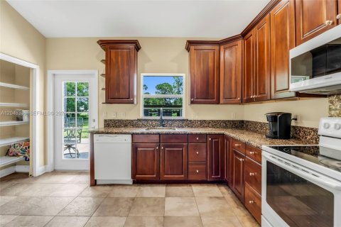Villa ou maison à vendre à West Palm Beach, Floride: 4 chambres, 234.02 m2 № 2253899 - photo 15