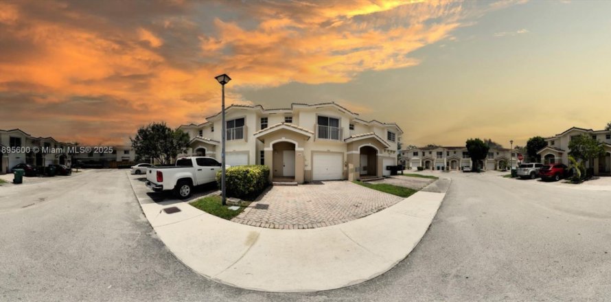 Touwnhouse à Homestead, Floride 3 chambres, 153.94 m2 № 1947240