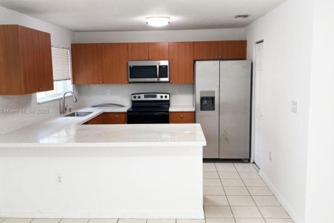 Touwnhouse à louer à Homestead, Floride: 3 chambres, 153.94 m2 № 1947240 - photo 5