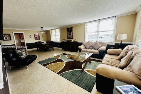 Condo à Hollywood, Floride, 2 chambres  № 2337919