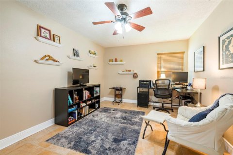 House in Madeira Beach, Florida 3 bedrooms, 193.05 sq.m. № 2295089 - photo 23