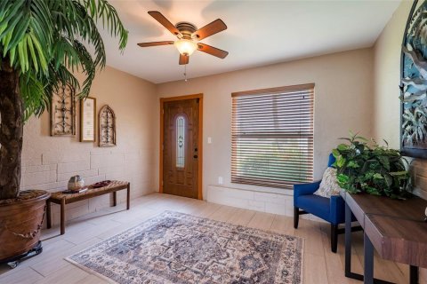 House in Madeira Beach, Florida 3 bedrooms, 193.05 sq.m. № 2295089 - photo 3