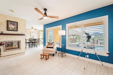 House in Madeira Beach, Florida 3 bedrooms, 193.05 sq.m. № 2295089 - photo 7