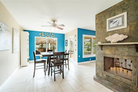 House in Madeira Beach, Florida 3 bedrooms, 193.05 sq.m. № 2295089 - photo 15