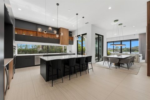 House in Winter Garden, Florida 6 bedrooms, 613.25 sq.m. № 2391290 - photo 13