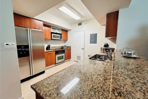 Купить кондоминиум в Майами, Флорида 2 спальни, 136.29м2, № 1828778 - фото 10