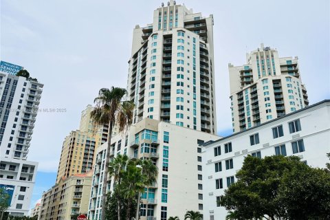 Купить кондоминиум в Майами, Флорида 2 спальни, 136.29м2, № 1828778 - фото 23