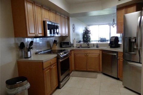 Снять в аренду кондоминиум в Сент-Питерсберг, Флорида 2 комнаты, 116.59м2, № 1637232 - фото 11