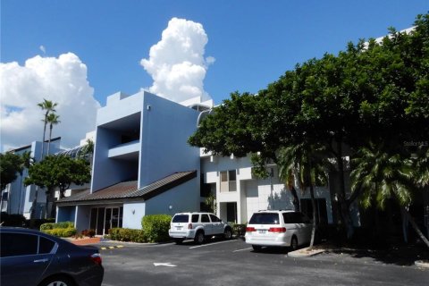 Снять в аренду кондоминиум в Сент-Питерсберг, Флорида 2 комнаты, 116.59м2, № 1637232 - фото 12