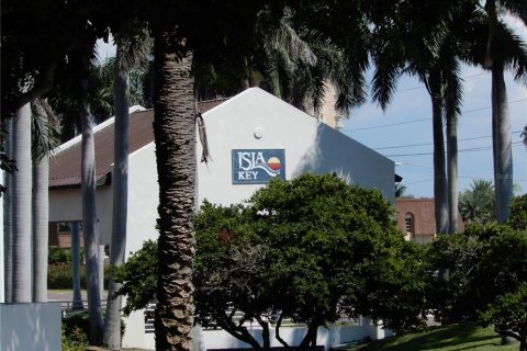 Снять в аренду кондоминиум в Сент-Питерсберг, Флорида 2 комнаты, 116.59м2, № 1637232 - фото 10