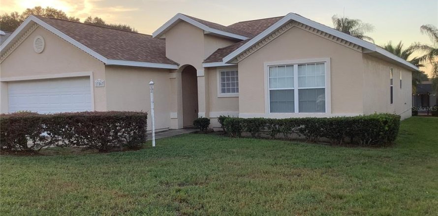 Casa en Summerfield, Florida 3 dormitorios, 148.36 m2 № 1855528