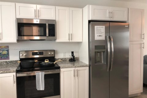 Снять в аренду кондоминиум в Марафон, Флорида 2 спальни, 78.97м2, № 1959553 - фото 26