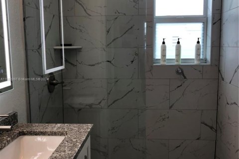 Снять в аренду кондоминиум в Марафон, Флорида 2 спальни, 78.97м2, № 1959553 - фото 7