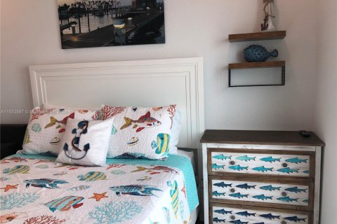 Снять в аренду кондоминиум в Марафон, Флорида 2 спальни, 78.97м2, № 1959553 - фото 5