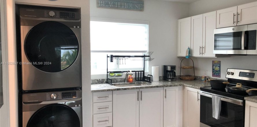 Кондоминиум с 2 спальнями в Марафон, Флорида № 1959553