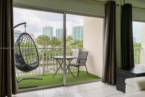 Condo in Sunny Isles Beach, Florida, 1 bedroom  № 1925516 - photo 16