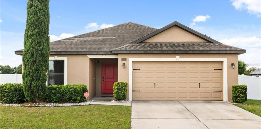 Villa ou maison à Tavares, Floride 3 chambres, 126.53 m2 № 1910278