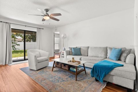 House in Tavares, Florida 3 bedrooms, 126.53 sq.m. № 1910278 - photo 11