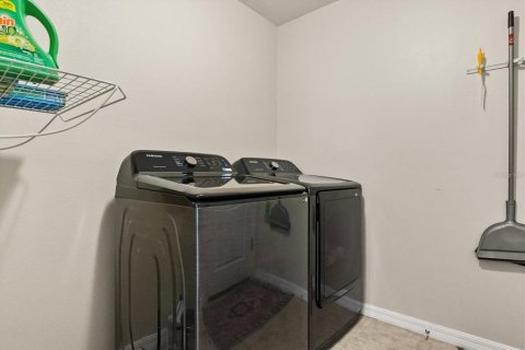 House in Tavares, Florida 3 bedrooms, 126.53 sq.m. № 1910278 - photo 14