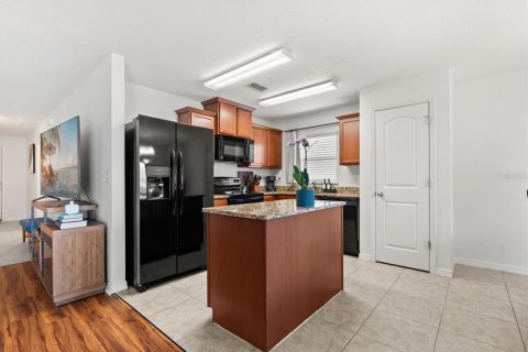 House in Tavares, Florida 3 bedrooms, 126.53 sq.m. № 1910278 - photo 15