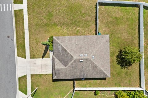 House in Tavares, Florida 3 bedrooms, 126.53 sq.m. № 1910278 - photo 25