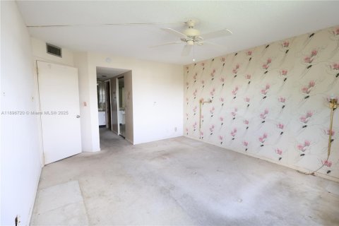 Condo in Coconut Creek, Florida, 2 bedrooms  № 1947812 - photo 10