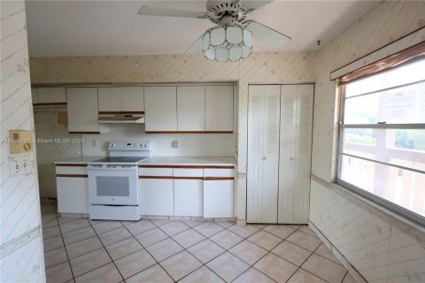 Condo in Coconut Creek, Florida, 2 bedrooms  № 1947812 - photo 3