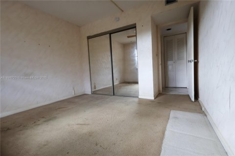 Condo in Coconut Creek, Florida, 2 bedrooms  № 1947812 - photo 16
