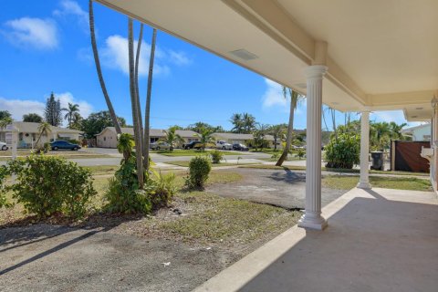 Appartement à louer à Lake Park, Floride: 2 chambres, 86.4 m2 № 2087731 - photo 3
