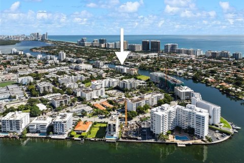 Condo in Bay Harbor Islands, Florida, 2 bedrooms  № 1764126 - photo 6