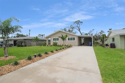 Casa en alquiler en Sarasota, Florida, 2 dormitorios, 96.8 m2 № 1647793 - foto 2