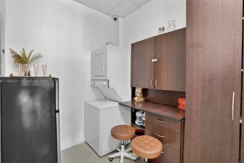 Купить коммерческую недвижимость в Майами, Флорида № 2046836 - фото 7