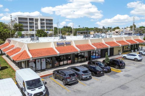 Купить коммерческую недвижимость в Майами, Флорида № 2046836 - фото 10