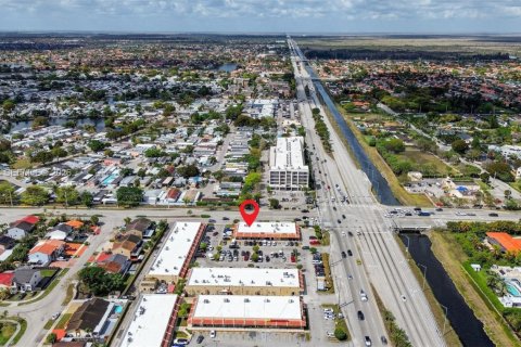 Купить коммерческую недвижимость в Майами, Флорида № 2046836 - фото 13